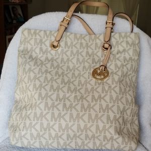 Michael kors vanilla tote